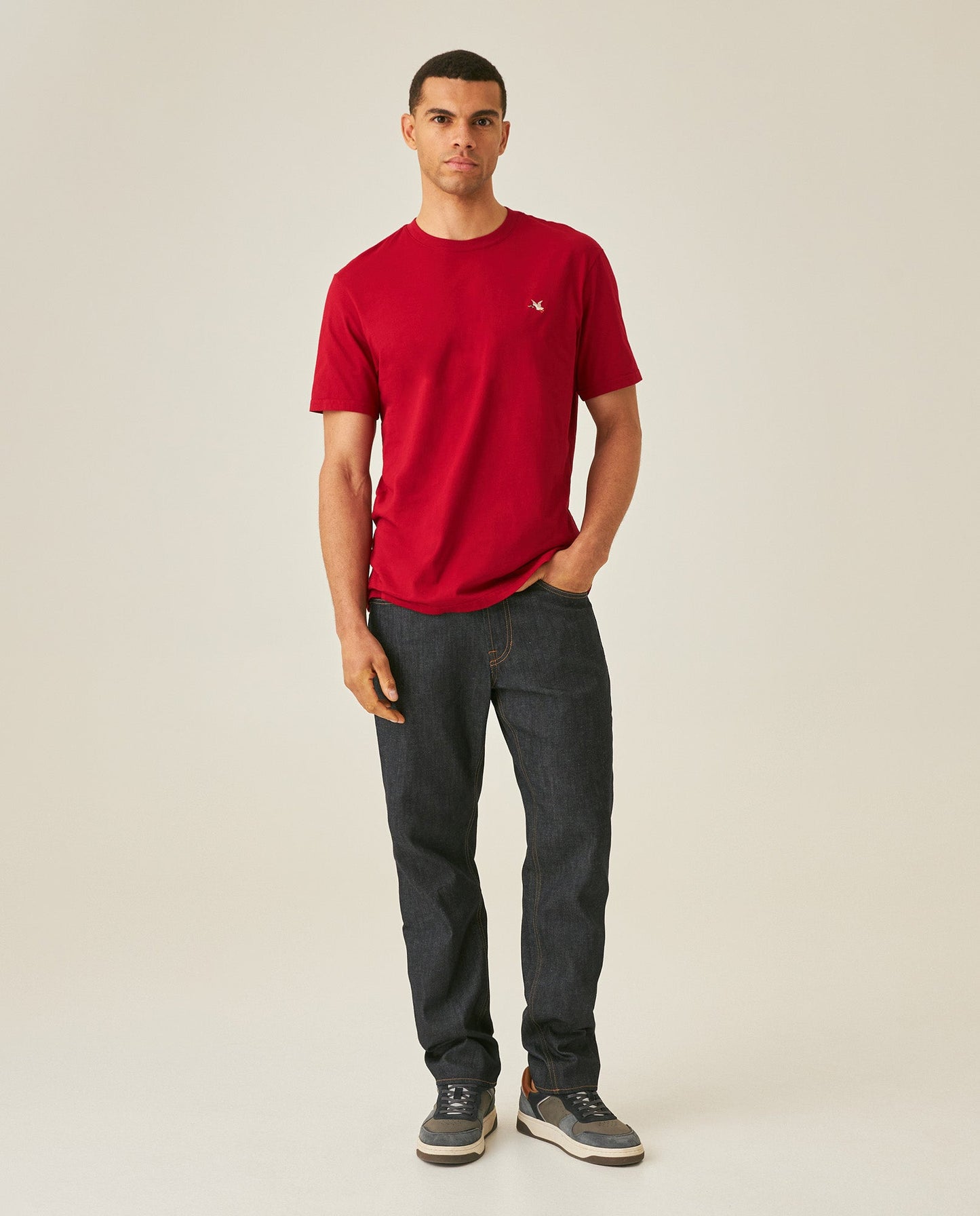 Men's T-Shirt Slim Fit Short Sleeve Crewneck Cotton Vibrant Embroidered Duck Heart Point Chest - Red