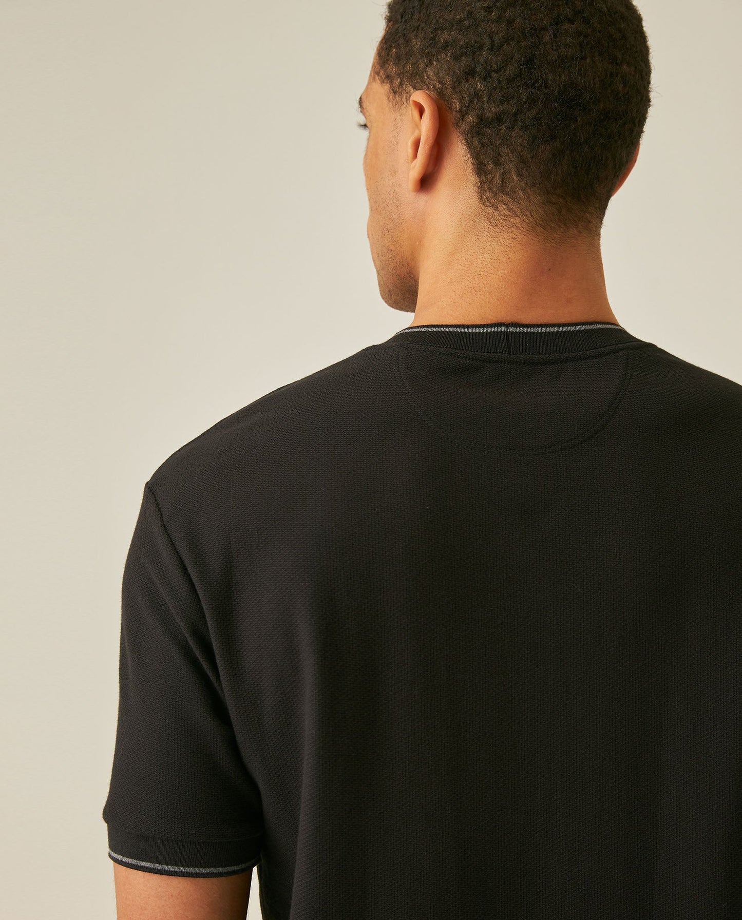 Men's T-Shirt Slim Fit Short Sleeve Cotton Honeycomb Effect Knit Collar Cuffs Refined Structure - Black
